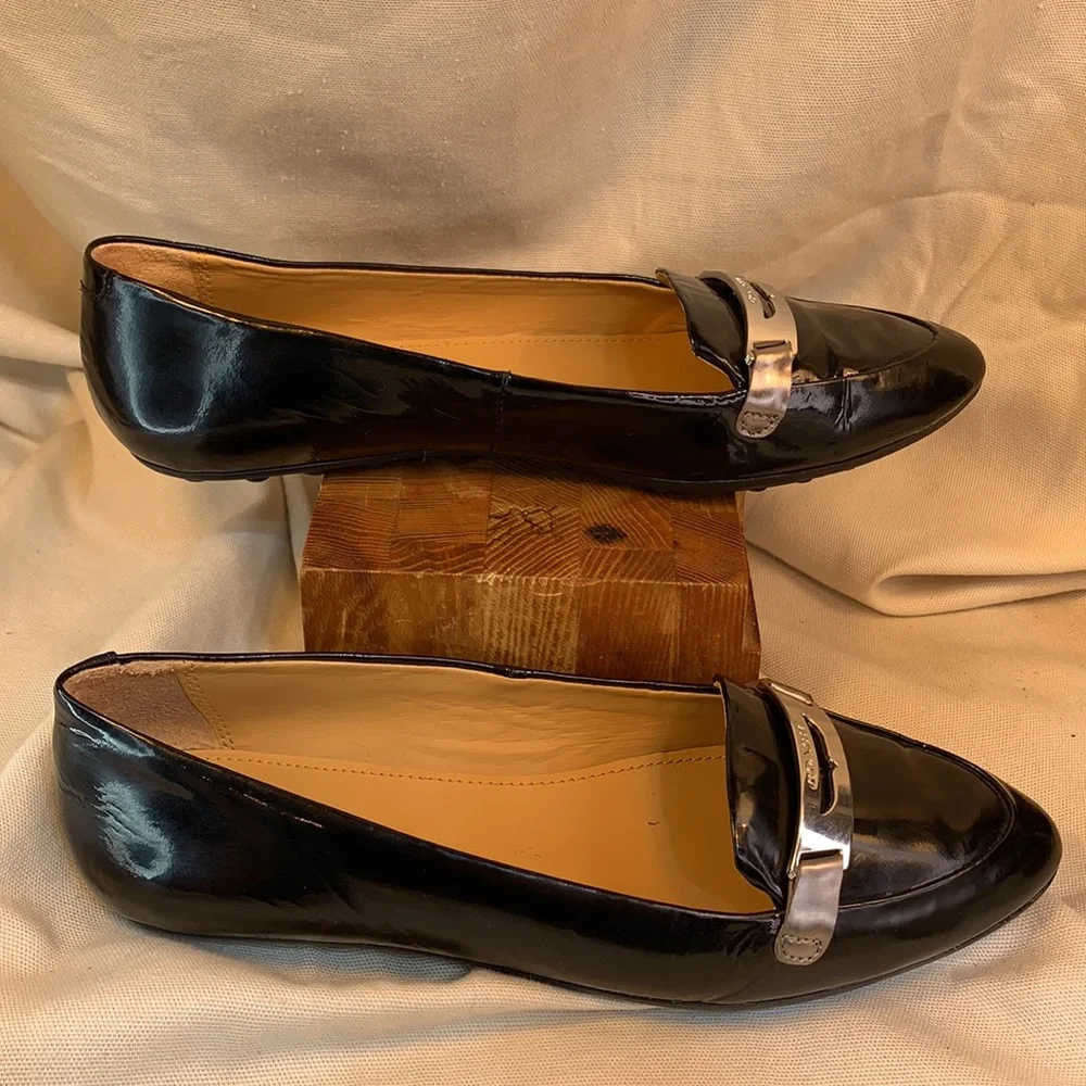 Coach almost NEW leather loafers/flats worn once